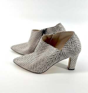 Cole Haan Vestry Leather Shootie Pumps 9B Snake Embossed